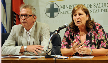 Subsecretario de Salud Pública, Leonel Briozzo, y directora del Área Salud Sexual y Reproductiva, Leticia Rieppi
