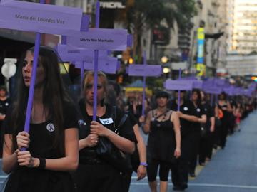 Agrupación Mujeres de negro en plena manifestación