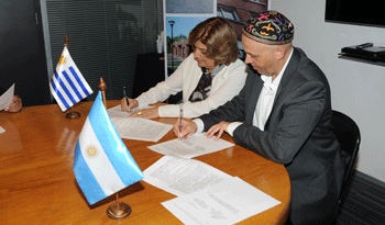 De León y Bergman firman entendimiento
