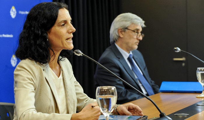 Ministra de Economía y Finanzas, Azucena Arbeleche, y subsecretario, Alejandro Irastorza