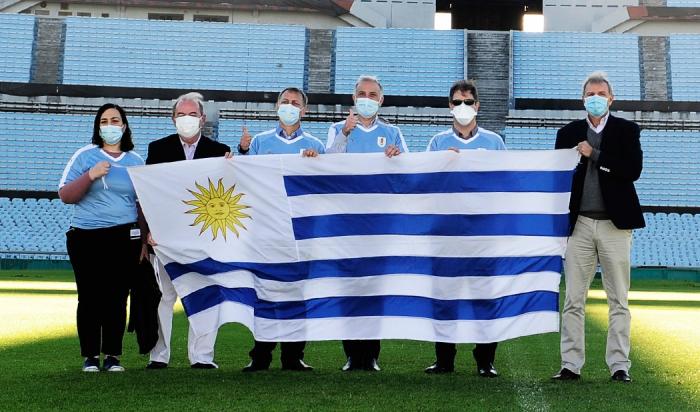 Sebastián Bauzá y delegación de médicos israelíes visitan Estadio Centenario