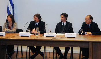 Autoridades en la presentación de la memoria anual de la Unidad Reguladora y de Control de Datos Personales