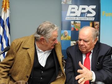 Presidente Mujica con Enrique Iglesias