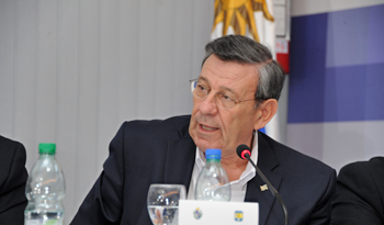 Ministro de Relaciones Exteriores, Rodolfo Nin Novoa, en Consejo de Ministros