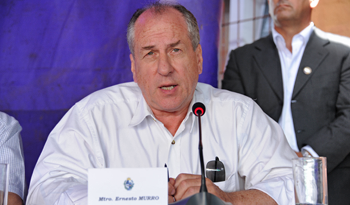 Ministro Ernesto Murro en Consejo de Ministros