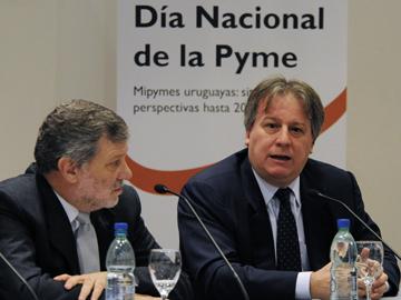 Ministros Kreimerman y Lorenzo en celebración por el Día de las Pequeñas y Medianas Empresas