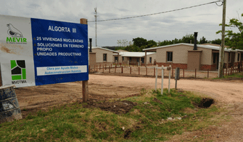 Inauguración de viviendas en Algorta, Río Negro