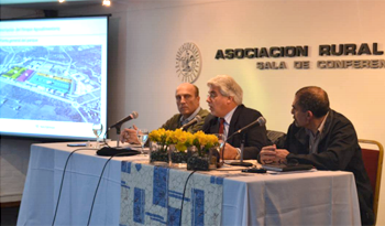 El intendente de Montevideo, Daniel Martínez, el ministro de Ganadería, Agricultura y Pesca, Tabaré Aguerre, y el director de la UAM, Carlos Colacce