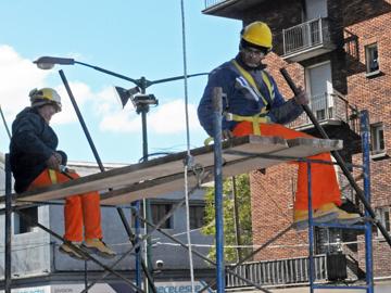 Obreros trabajando en construcción