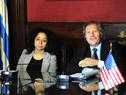 Canciller Luis Almagro y embajadora de EE.UU. brindaron una conferencia de prensa