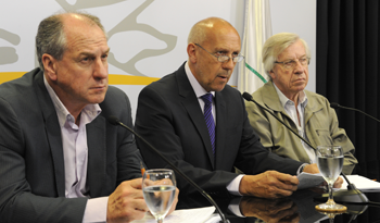 Secretario de Presidencia, Miguel Toma, con ministros Ernesto Murro y Danilo Astori