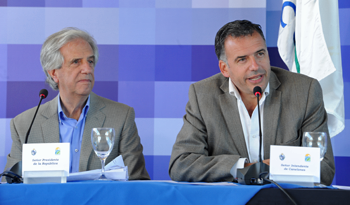 Intendente Yamandú Orsi junto al presidente Tabaré Vázquez