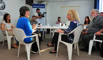 Ministra Carolina Cosse reuinda con organizacines de la sociedad civil de Lavalleja Ministra Carolina Cosse reuinda con organizacines de la sociedad civil de Lavalleja