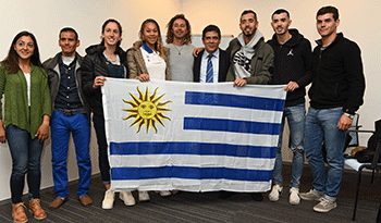 Selección Nacional de trail y de atletismo reciben el Pabellón Nacional