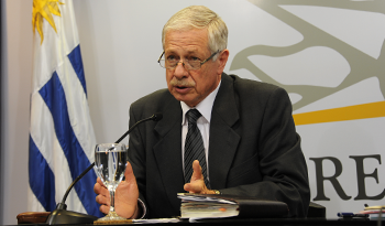 Ministro de Salud Pública, Jorge Basso, luego del Consejo de Ministros