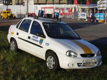 Auto de la policía caminera