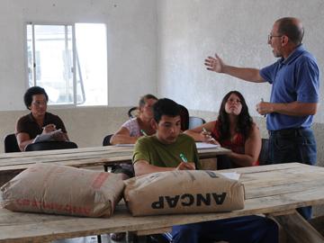 Jóvenes en los talleres