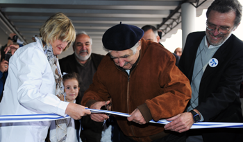 Presidente Mujica en la inauguración de obras en la Escuela de Tiempo Completo N.° 108 de Solymar Norte