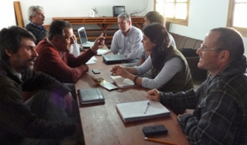 Intendente de Artigas, Pablo Caram, con representantes del Fondo de Desarrollo del Interior