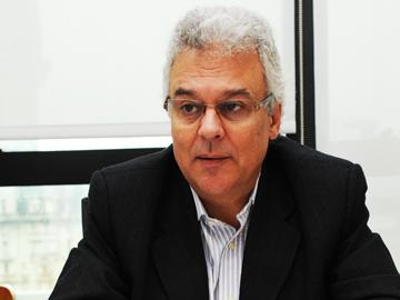 Representante de la Presidencia de la República en la Comisión, Pedro Buonomo.