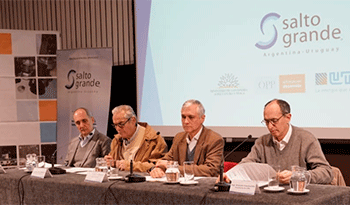 Autoridades en firma de convenio entre Comisión Técnico Mixta de Salto Grande y UTE