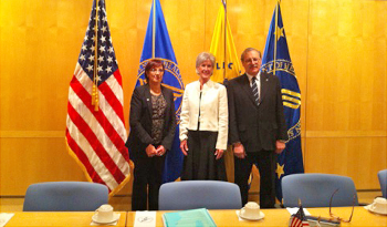 Susana Muñiz, Kathleen Sebelius y Ricardo Ehrlich