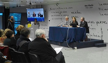 Autoridades en conferencia de expertos finlandenses sobre educación