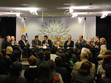 Autoridades en la firma del convenio para abordaje de problemática de drogas
