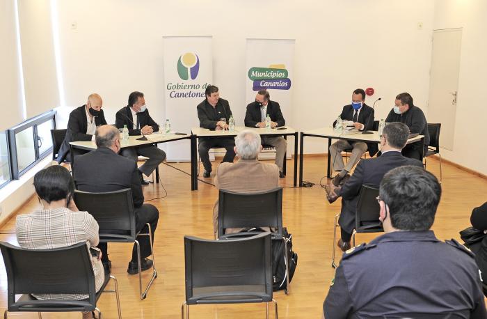 Mantener el estatus sanitario dará la oportunidad al país de sostener la vida, la economía abierta y el trabajo Mantener el estatus sanitario dará la oportunidad al país de sostener la vida, la economía abierta y el trabajo
