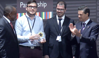 Prosecretario de la Presidencia, Juan Andrés Roballo, recibió del Presidente de México, Peña Nieto, distinción para el Gobierno