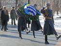Vázquez colocó una ofrenda floral en la tumba del soldado desconocido, en Rusia