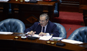 Ministro de Educación y Cultura, Ricardo Ehrlich, en el Parlamento