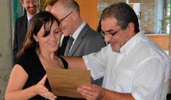 Entrega de certificados a docentes de inglés