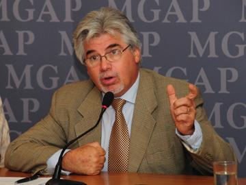 Tabaré Aguerre, ministro de Ganadería, Agricultura y Pesca