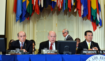 Secretario general de la OEA, José Miguel Insulza: "Los fondos buitres pueden hacer quebrar un país solo por lograr mayores intereses"