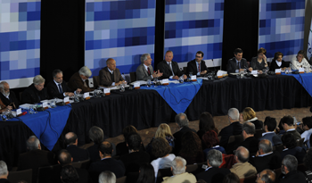 Secretarios de Estado acompañan al Presidente Vázquez en el Consejo de Ministros de Dolores, Soriano