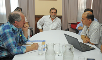 Ministro Ernesto Murro en serie de audiencias con trabajadores, cooperativistas y jubilados