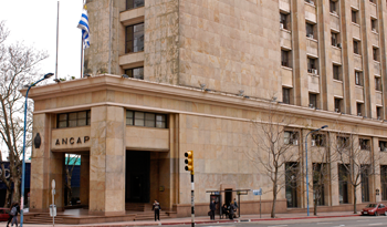 Edificio central de ANCAP en Montevideo
