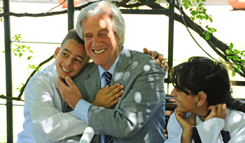 Presidente Vázquez acompaña el regreso a las aulas