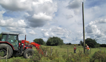 Trabajos de electrificación rural