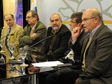 Autoridades de CEUP/UTU y representantes del sector privados presentan proyectos en Sala de Prensa de Torre Ejecutiva