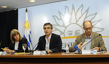 Olga Otegui, Álvaro García y Gonzalo Casaravilla