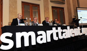 Director ejecutivo del Instituto Uruguay XXI, Antonio Carámbula, en presentación del portal Smart Talent
