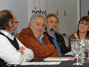 Evento de presentación de resultados y proyecciones del Programa Maestros Comunitarios y de lanzamiento del material “Encastres”