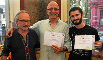 Julio Calzada junto a ganadores de concurso de cortos sobre prevención en drogas