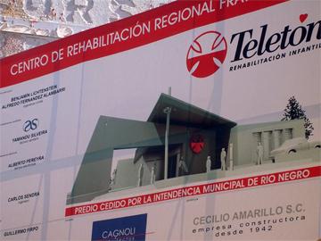 Cartel que indica la obra