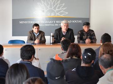 Representantes del Ministerio de Trabajo y del SUNCA en sorteo para puestos de peones prácticos