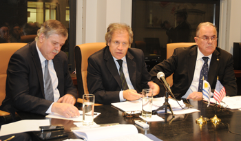 Embajador Carlos Pita, canciller Luis Almagro, cónsul Carlos Orlando