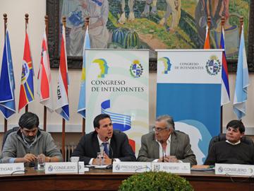 Prosecretario Diego Cánepa en Congreso de Intendentes