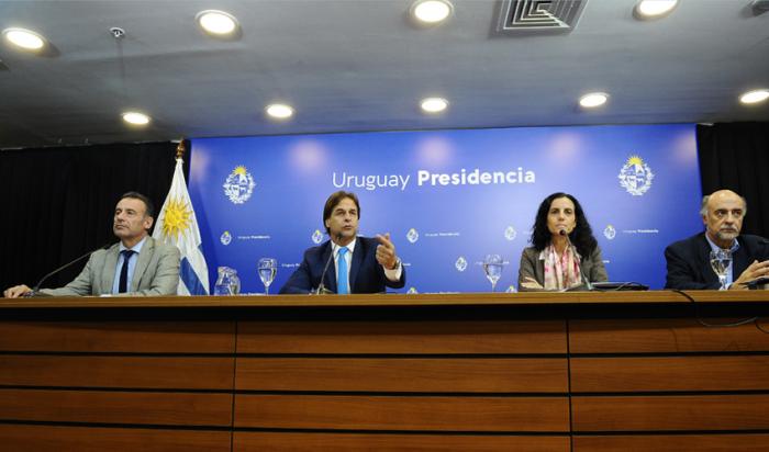 Conferencia de prensa del presidente, Luis Lacalle Pou, y ministros Azucena Arbeleche, Daniel Salinas y Pablo Mieres